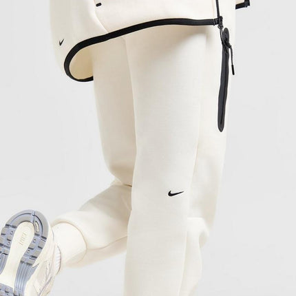 Women's Nike Tech Fleece Jogger Cream